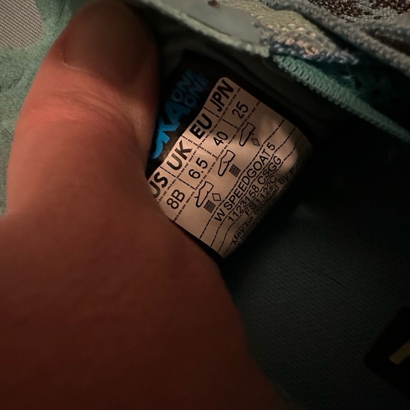 Women’s size 8, Hoka Speedgoat. Worn twice. - Picture 5 of 5